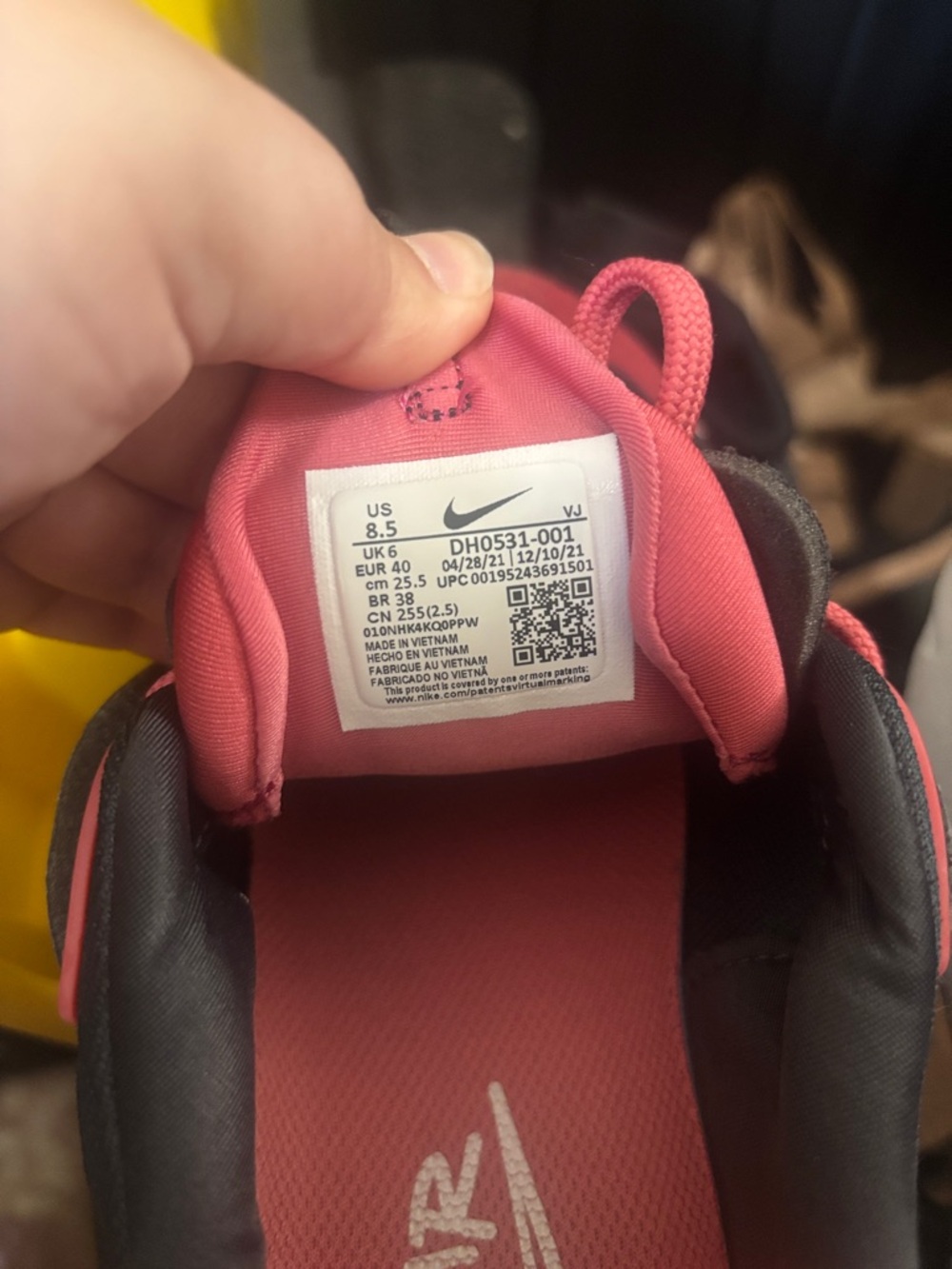 Nike Air Max Furyosa Sneakers in Black Gypsy Rose - Picture 4 of 4